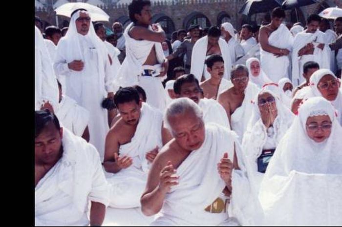 Presiden Soeharto, berangkat Naik Haji.