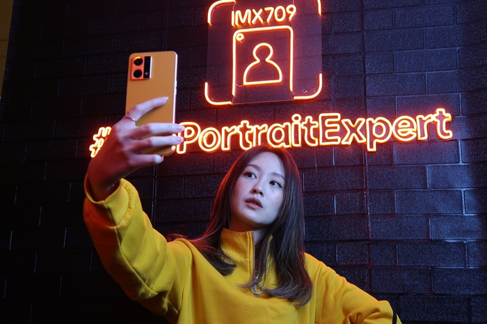 Foto suasana malam dengan Oppo Reno7
