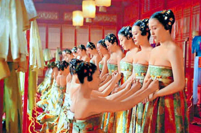 Sistem Harem Imperial Kekaisaran China yang berisi rivalitas dan persekongkolan