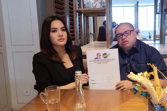 Aib Razman Nasution terus dibongkar Hotman Paris. Namun, Razman ngaku dapat perintah penjarakan mantan bos Iqlima Kim.