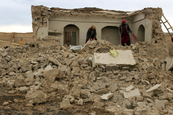 Gempa 5,9 dan 6,1 SR di Afghanistan menewaskan lebih dari 1000 warga