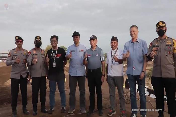 Menpora RI saat tinjau langsung Sirkuit MXGP Indonesia 2022.
