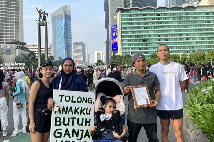 Viral Ibu di CFD Minta Tolong Cari Ganja Medis untuk Anaknya