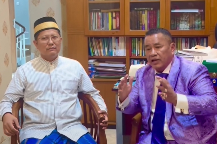 Di hadapan Ketua MUI Cholil Nafis, Hotman Paris yang memiliki saham terbanyak di Holywings meminta maaf pada umat Muslim.