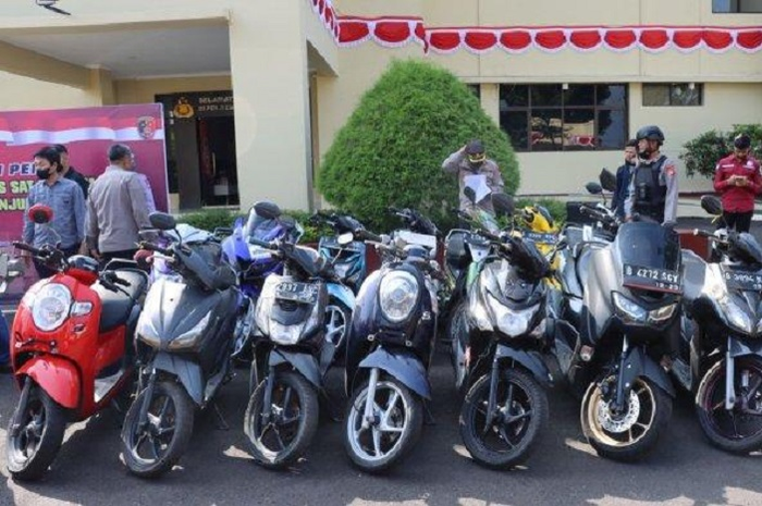 26 motor diamankan dari maling di Polres Cianjur, warga Cianjur yang merasa kehilangan bisa cek.