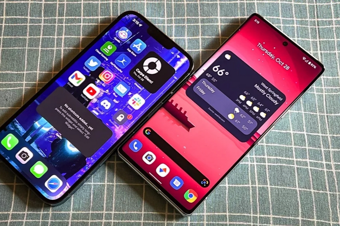 Ilustrasi smartphone iPhone dan Android
