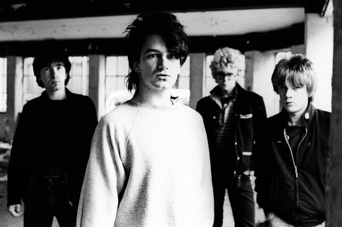 U2, band era 80-an dengan genre College Rock, yang merupakan salah satu genre yang cukup menonjol di dekade itu