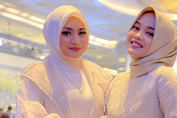 Putri Delina dan Nathalie Holscher