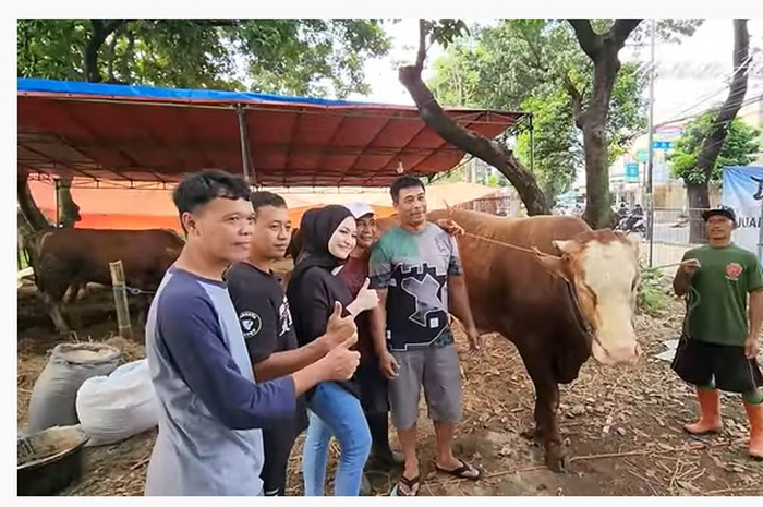 Nathalie Holscher beli sapi kurban sendiri tanpa Sule.