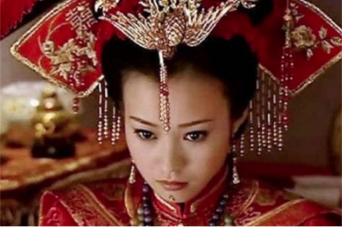 Janda Permaisuri Xiaohuizhang, yang menjadi Janda Permaisuri sejak umur 21 tahun. 