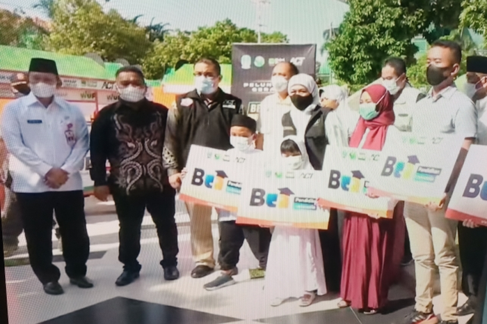 Khofifah Indar Parawansa dengan ACT saat menjabat gubernur