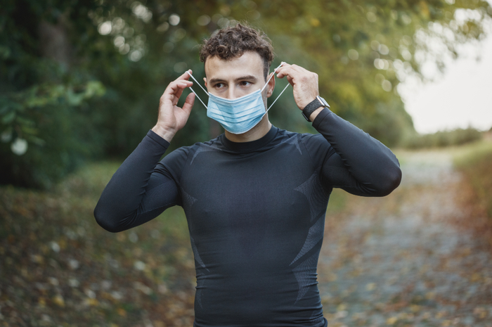 Rekomendasi 5 cara menghindari maskne alias jerawat yang timbul akibat kesringan pake masker