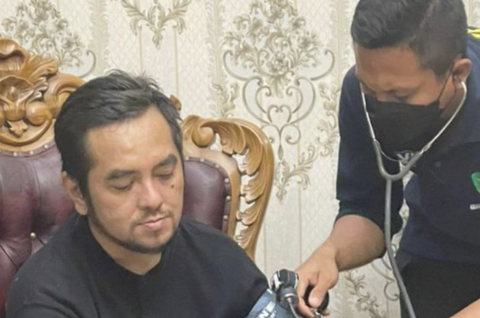 Begini cara Bechi anak kiai Jombang bungkam warga sekitar. Pantas banyak korban pencabulan yang ogah lapor polisi. 