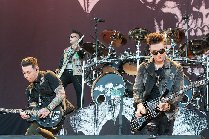 Band-band ini telah memperluas heavy metal klasik menjadi populer.