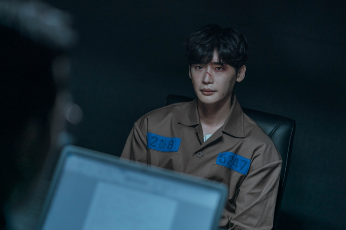 Film Big Mouth di Disney+ Hotstar menampilkan Lee Jong Suk dan Lim Yoona.