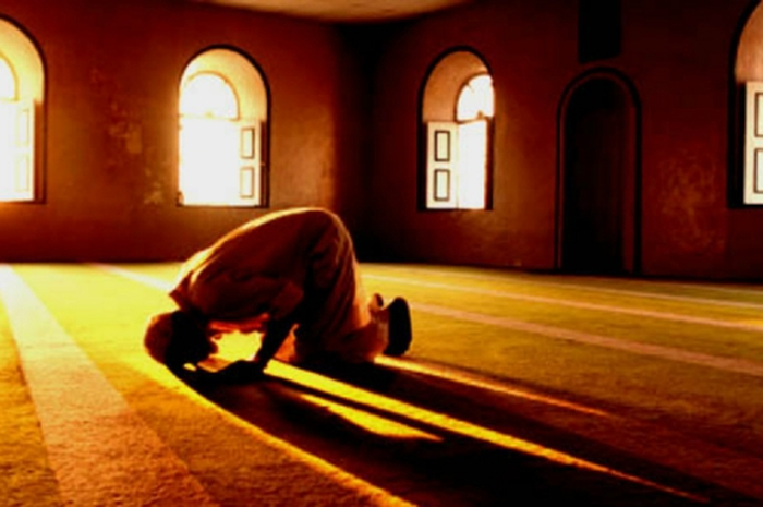 Bacaan doa setelah sholat dhuha lengkap dengan huruf latin dan terjemahan. Memiliki banyak manfaat dan keutamaan. 