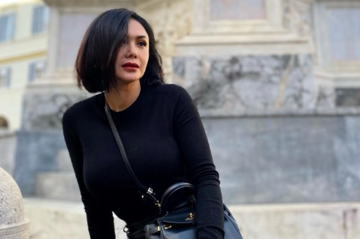 Yuni Shara ngaku tak tahu enaknya berhubungan badan