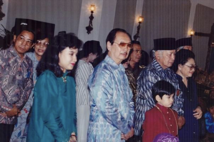 Kakek Dito Mahendra Brigjen Sampurno SH ditunjuk jadi bos TMII gegara alasan sederhana. Dia angkat senjata bareng jenderal Soeharto.
