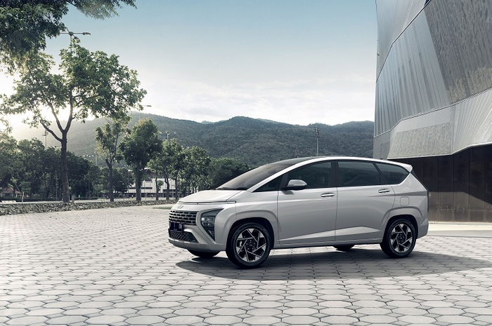 Ilustrasi menilai desain Hyundai Stargazer.
