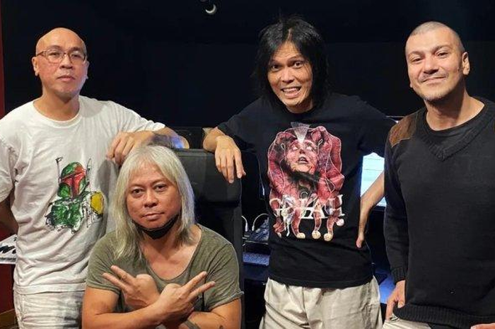 Once Mekel akan memproduseri band metal 1990-an, Getah