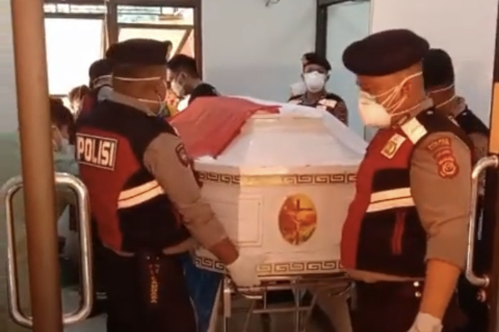 Pihak keluarga Brigadir J meminta organ intim ajudan Irjen Ferdy Sambo itu diperiksa saat autopsi ulang. Begini alasannya. 