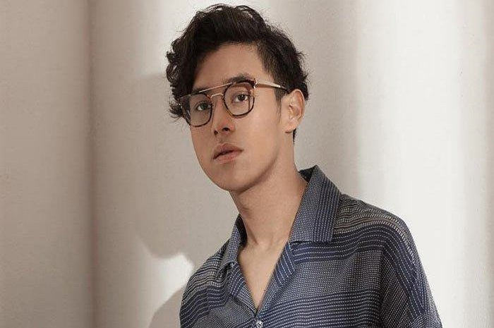 Ardhito Pramono jadi trending topic gara-gara video syur yang mirip dirinya, pernah jatuh dari motor.