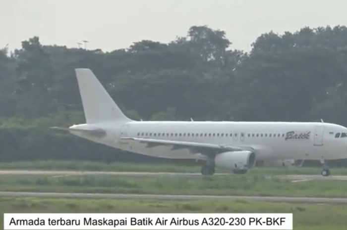 Pesawat Batik Air yang ngerem mendadak saat mau take off ternyata sempat dapat masalah begini. Ini foto armada berusia lebih dari 15 tahun.