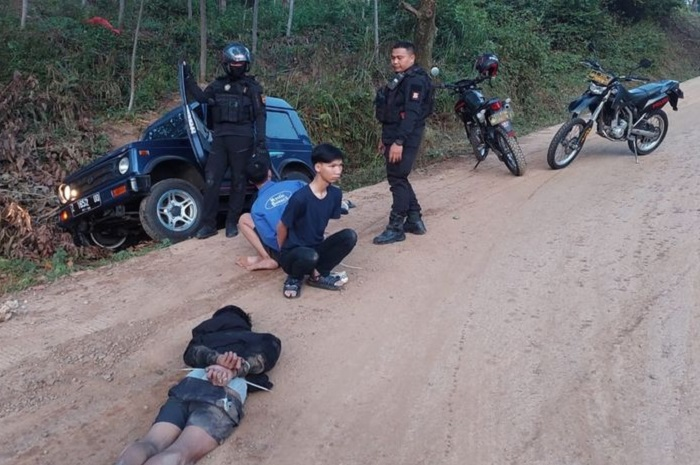 Tim Maung Galunggung Polresta Tasikmalaya menangkap pengemudi mobil Katana pelaku tabrak lari 2 motor, penangkapan di wilayah Sancang, Garut pada Minggu (31/7/2022).
