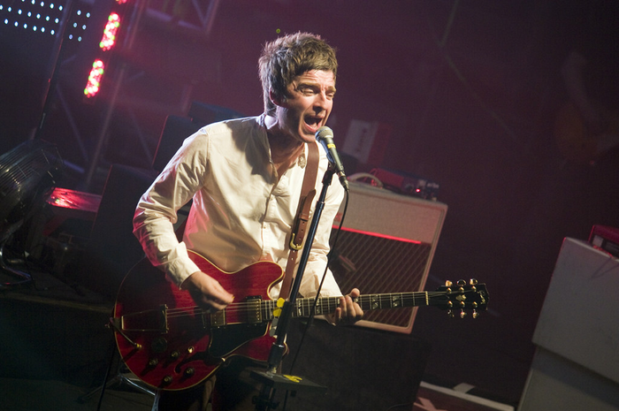 Satu restoran nyanyiin Wonderwall, Noel Gallagher malu