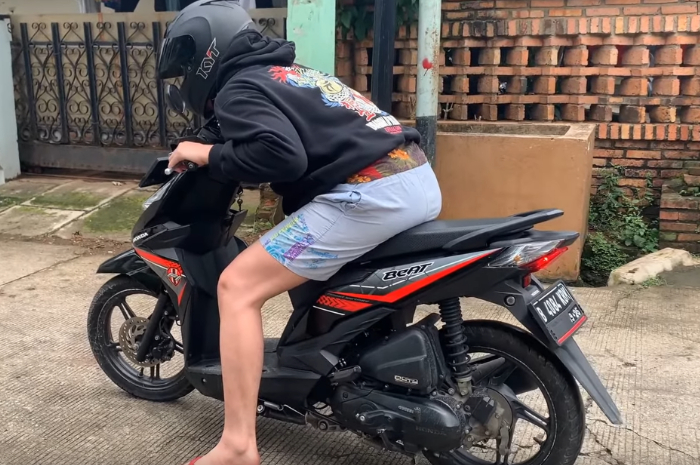 Kocak banget, Gamer Windah Basudara Main Game Balap Liar Sampai Kesal, Kemudian Praktek Drag Naik Honda BeAT