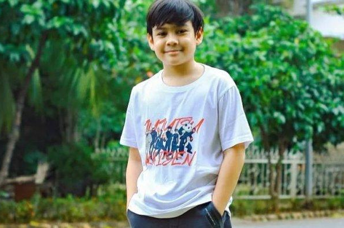 Biodata artis Muhammad Adhiyat