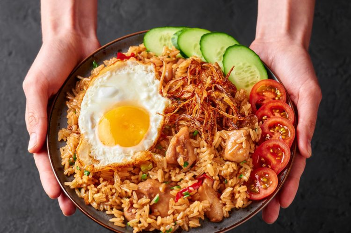 ilustrasi nasi goreng istimewa