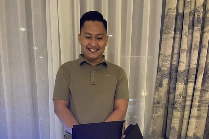 Kiriman pesan WA di hari ulangtahun Brigadir J jadi sorotan. Foto buktinya dipamerkan. Kasus kematian ajudan Irjen Ferdy Sambo kian terang. 