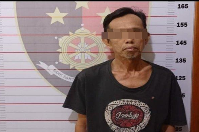Tersangka Ed pencabulan terhadap anak tiri di Kabupaten OKU.