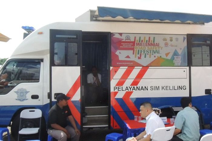 Foto ilustrasi mobil pelayana SIM keliling Jakarta 26 Oktober 2022