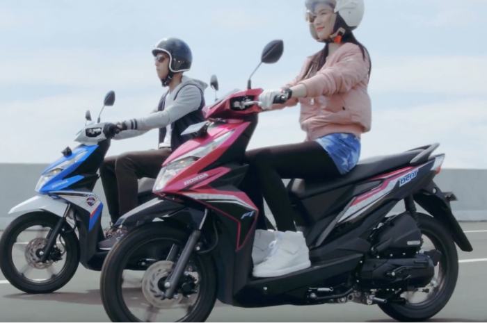 Member Gen 1  dari JKT48 main iklan Honda BeAT bareng anak Ahmad Dhani. 