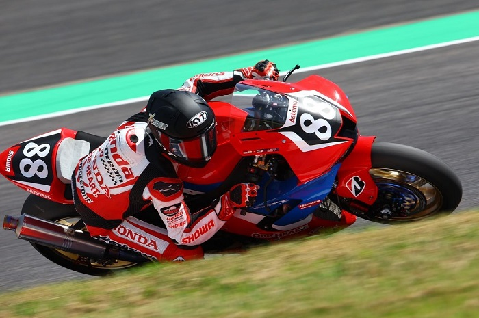 Pembalap Indonesia Gerry Salim dan tim Honda Asia-Dream Racing with SHOWA hampir masuk 10 besar Suzuka 8 Hours 2022.