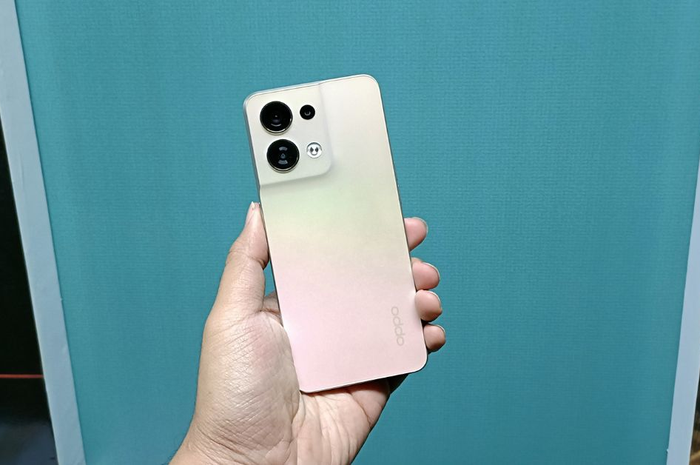 OPPO Reno8 5G dengan dukungan sensor Sony Flagship untuk menghasilkan foto portrait yang rapih