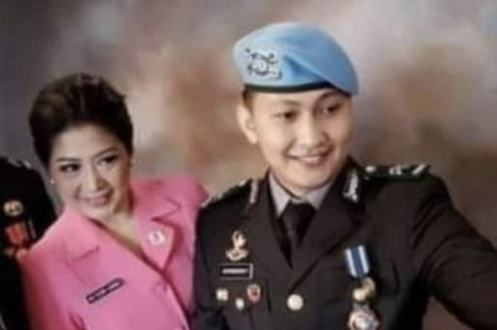 Gaya hidup Putri Candrawathi jadi sorotan. Istri Irjen Ferdy Sambo kepergok pegang tangan Brigadir J. Foto keluarganya terlanjur beredar.