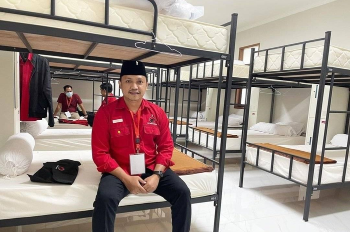 Ronny Talapessy pengacara baru Bharada E berani pasang badan buat Ahok di kasus penistaan agama. Dia selalu setia ke Megawati Soekarnoputri.