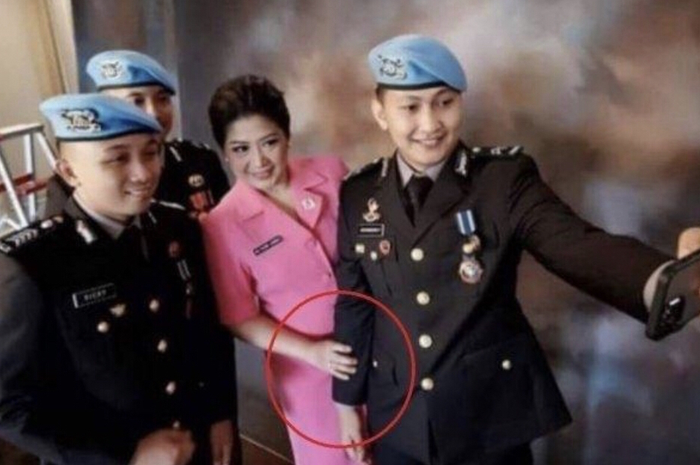 Pengacara Putri Candrawathi murka kliennya dikomentari begini. Terkini, laporan pelecehan istri Ferdy Sambo cuma akal-akalan. 