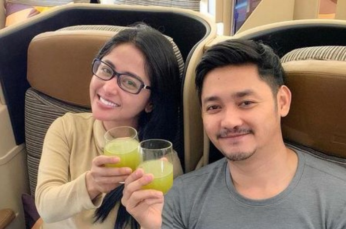 Dewi Perssik ungkit modal Rp 1 miliar yang diberikan pada mantan suami, Angga Wijaya.