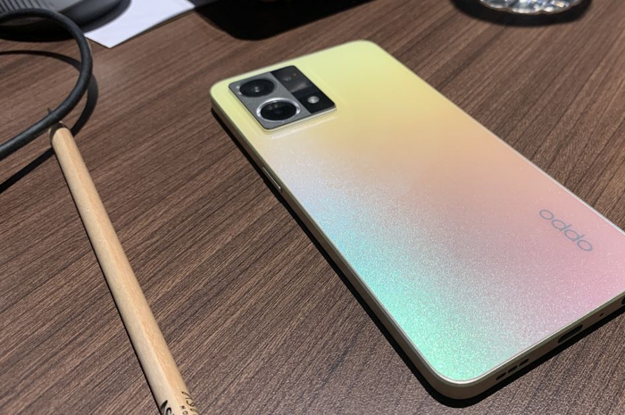 OPPO Reno8 dilengkapi fitur ruang anak untuk menjaga kesehatan dan kenyamanan anak-anak ketika menggunakan HP