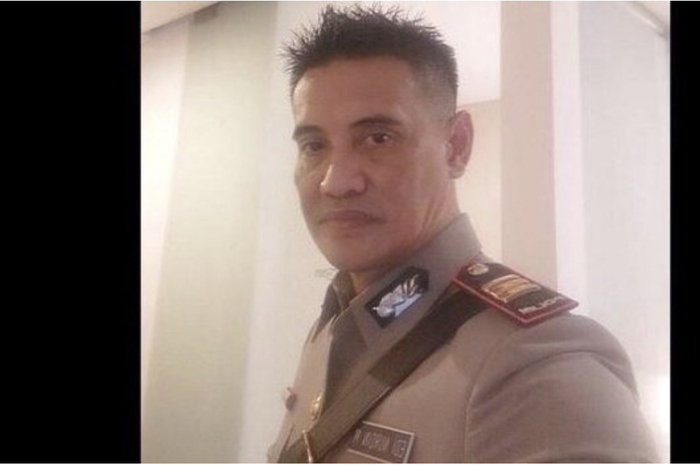 Ini profil AKP Edi Nurdin Massa Kasat Narkoba Polres Karawang yang kini ketahuan pasok pil ekstasi ke Bandung. Foto wajahnya beredar. 