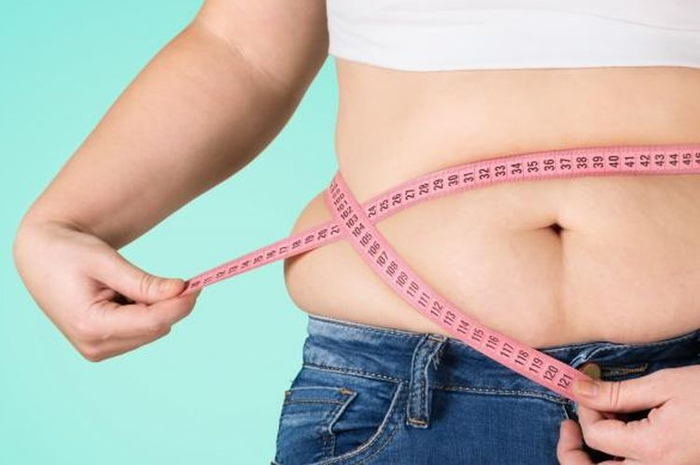 Tips hidup sehat agar berat badan ideal cuma modal air putih