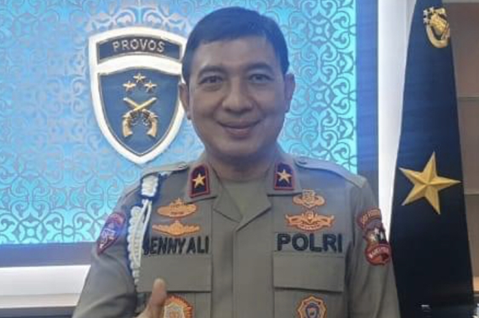 Nasib Brigjen Benny Ali rekan seangkatan Kapolri ini di ujung tanduk usai terima telepon Ferdy Sambo. Padahal, baru setahun pecah bintang 1.
