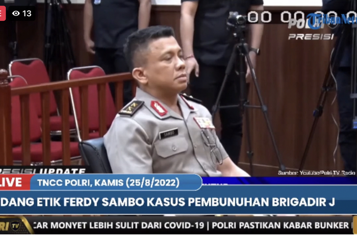 Ini penjelasan pakaian dinas Ferdy Sambo tanpa tanda kehormatan yang kini tinggal tersisa dua bintang. Foto suami Putri Candrawathi dikulik.