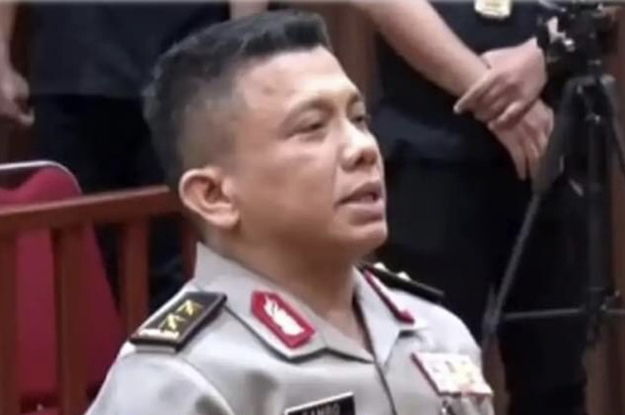 Fantasi liar suami Putri Candrawthi terbaca dari tanda-tanda ini. Wajah Ferdy Sambo dikuliti. Foto tersangka pembunuhan Brigadir J dikulik.
