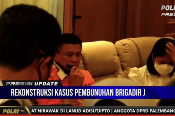 Deolipa Yumara sebut Kuat Maruf kepergok berbuat intim dengan majikannya, Putri Candrawathi. Pengacara Brigadir J dilarang masuk.