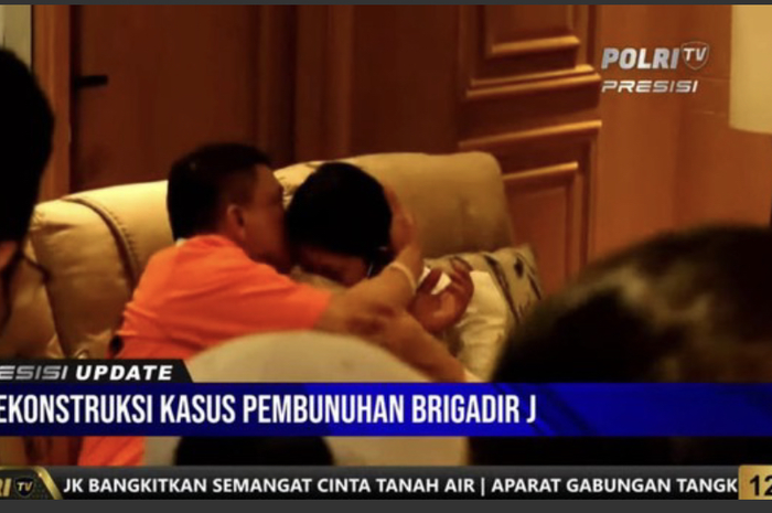 Ferdy Sambo sebut permintaan yang bikin hati 2 jenderal luluh. Aib istrinya, Putri Candrawathi dibongkar. Foto eks Kadi Propam disorot.